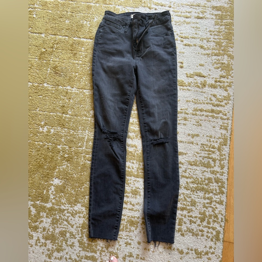 Madewell curvey high-rise skinny  black jeans. Size 25. In great condition.